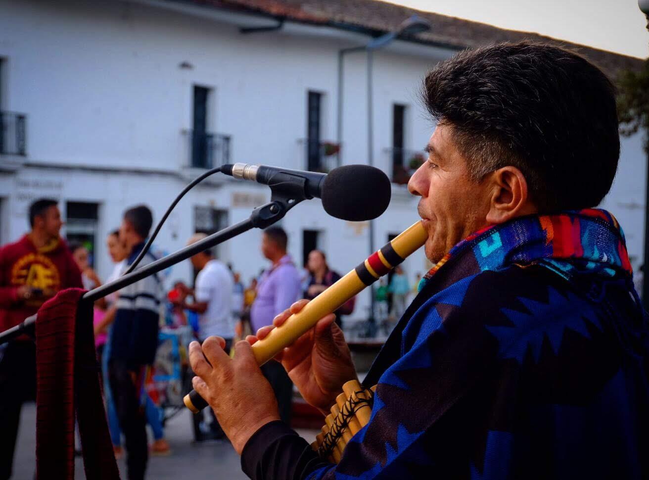 Manifestacion cultural en Parque Caldas
