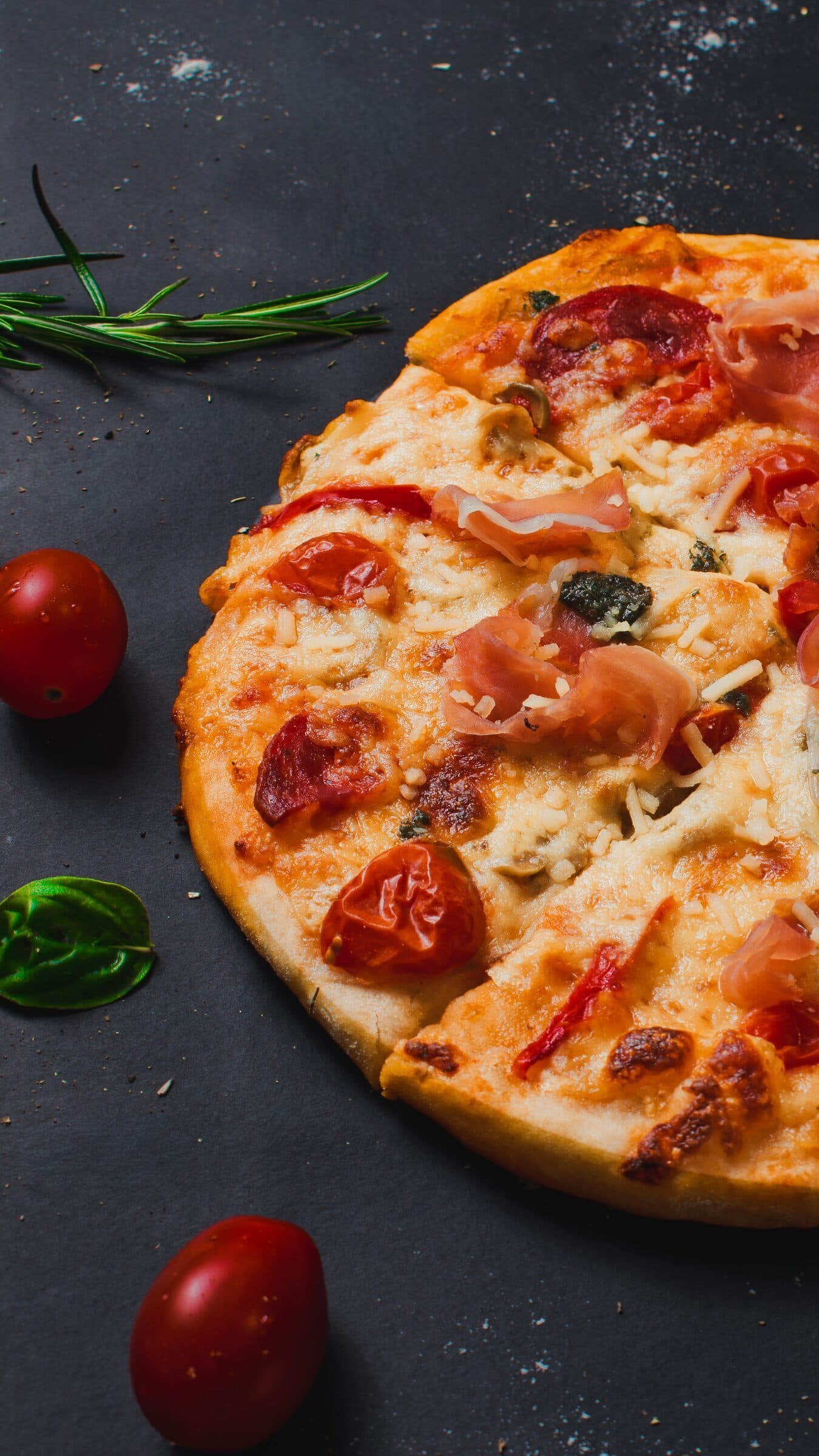 Ambiente de Pizza Club en Lienzo Hostel