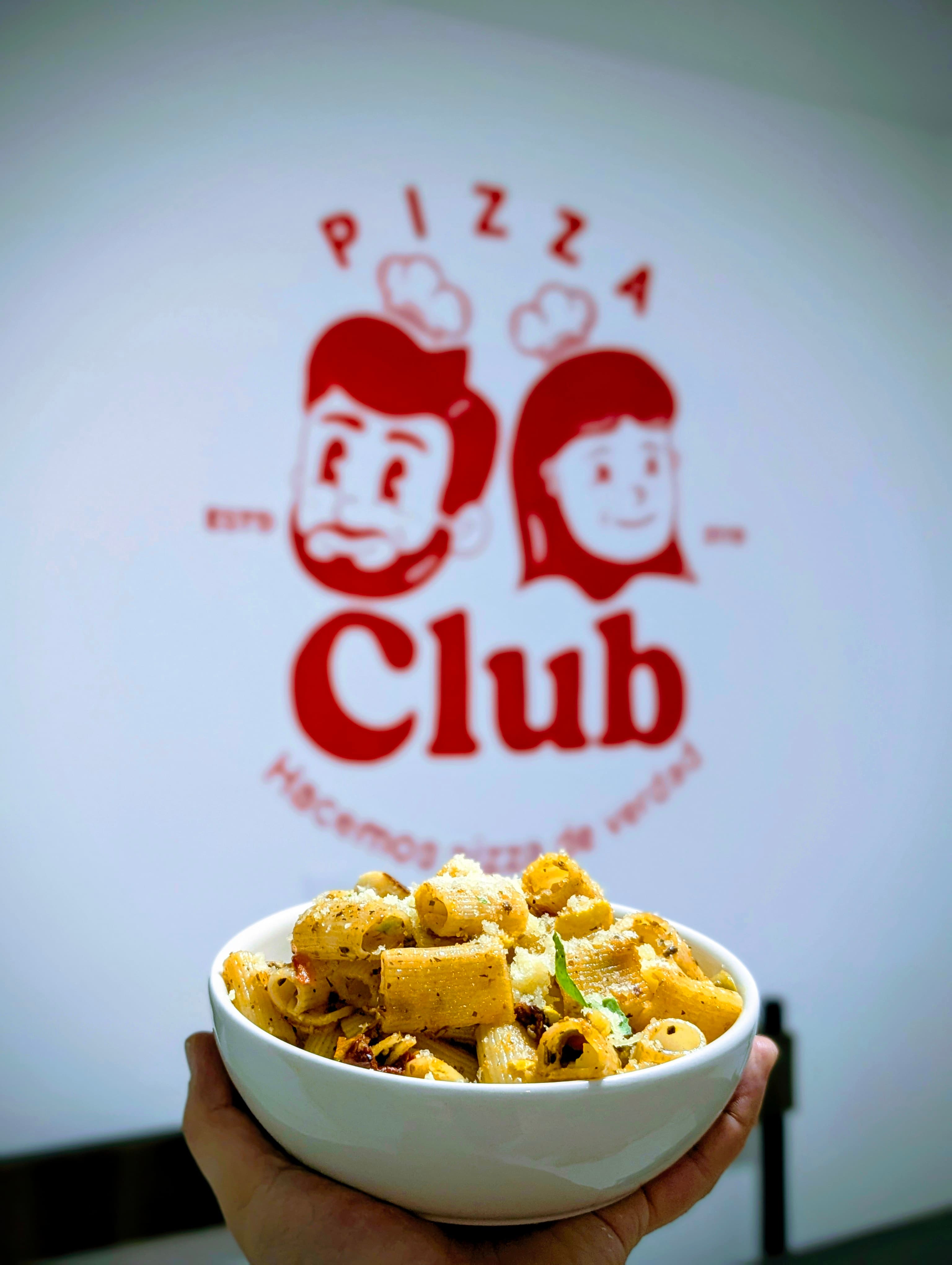 Pizza Club dentro del universo Lienzo
